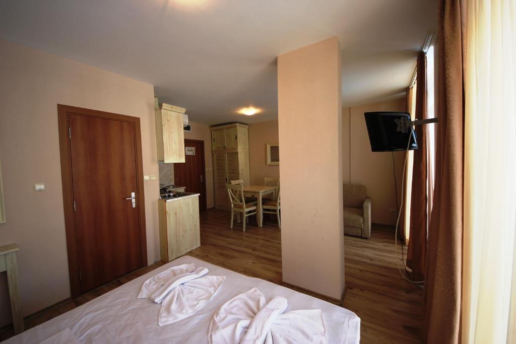Menada Dawn Park Apartment Sunny Beach Oda fotoğraf